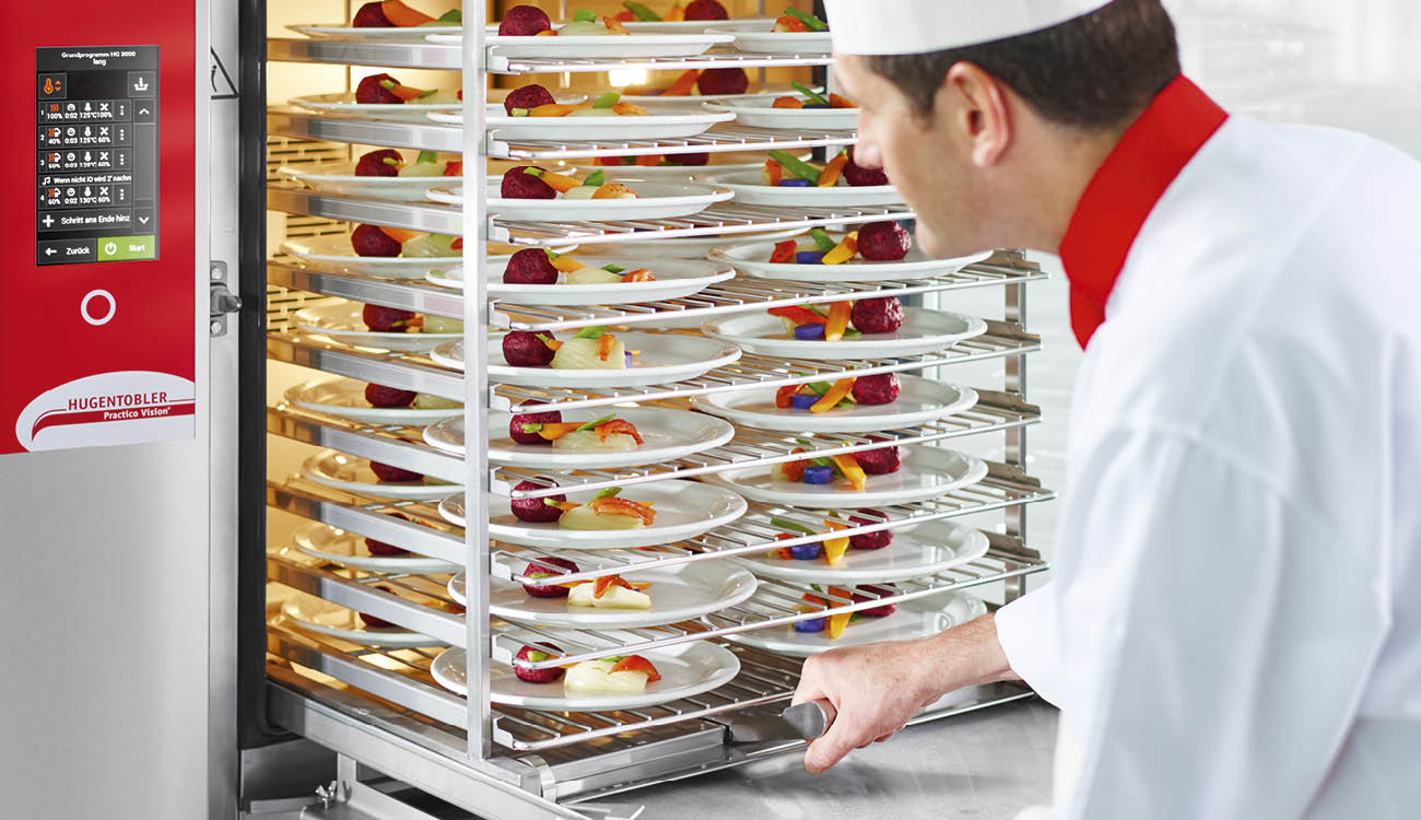 Kombidämpfer und Kombisteamer Pracitico Vision mit Bankettsystem im Einsatz